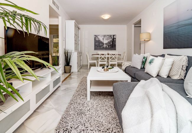 Apartment in Nueva andalucia - LCR1- Lovely ground floor apartment, Puerto Banus