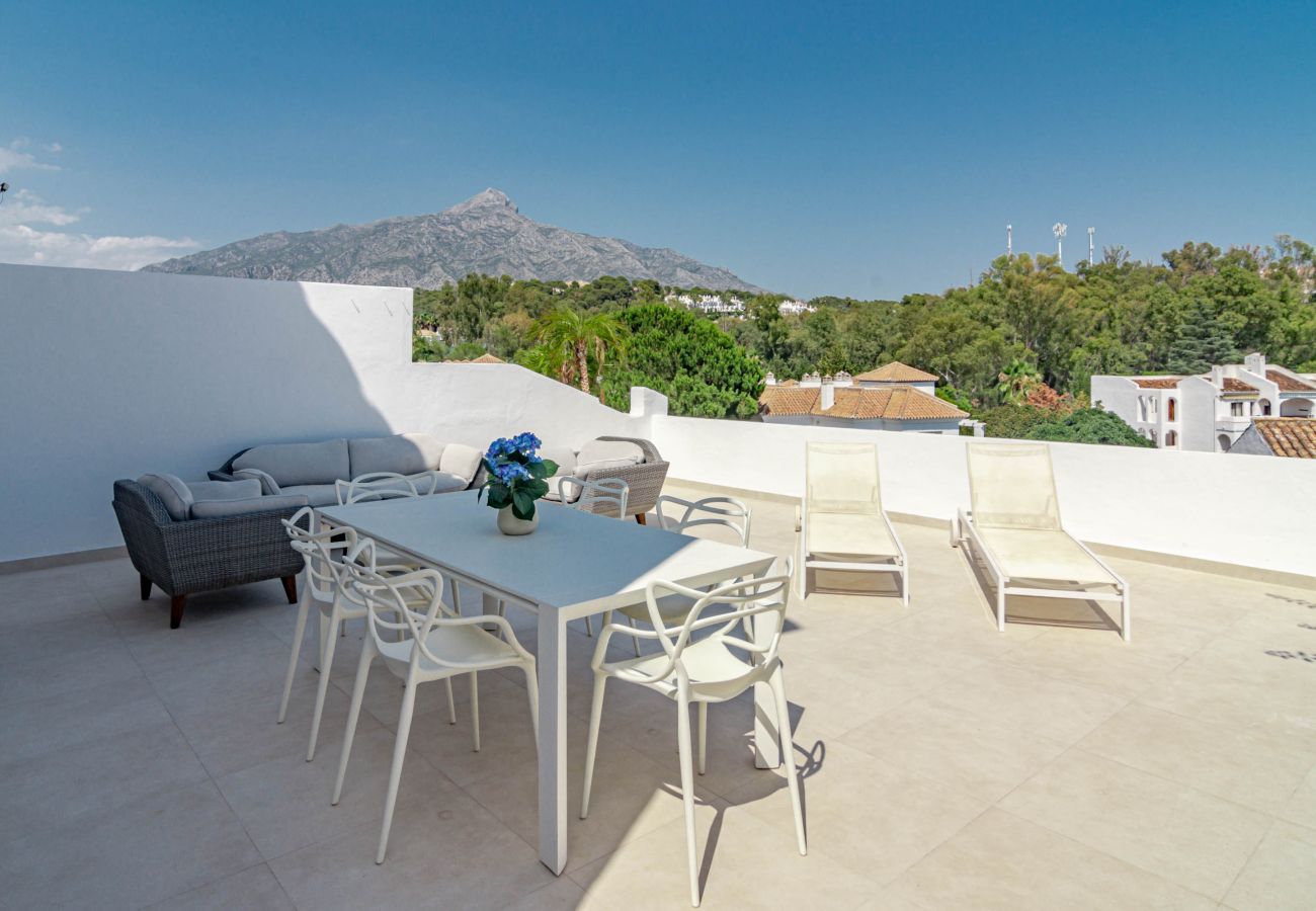 Townhouse in Nueva andalucia - EN37- Spacious, cozy townhouse, Marbella