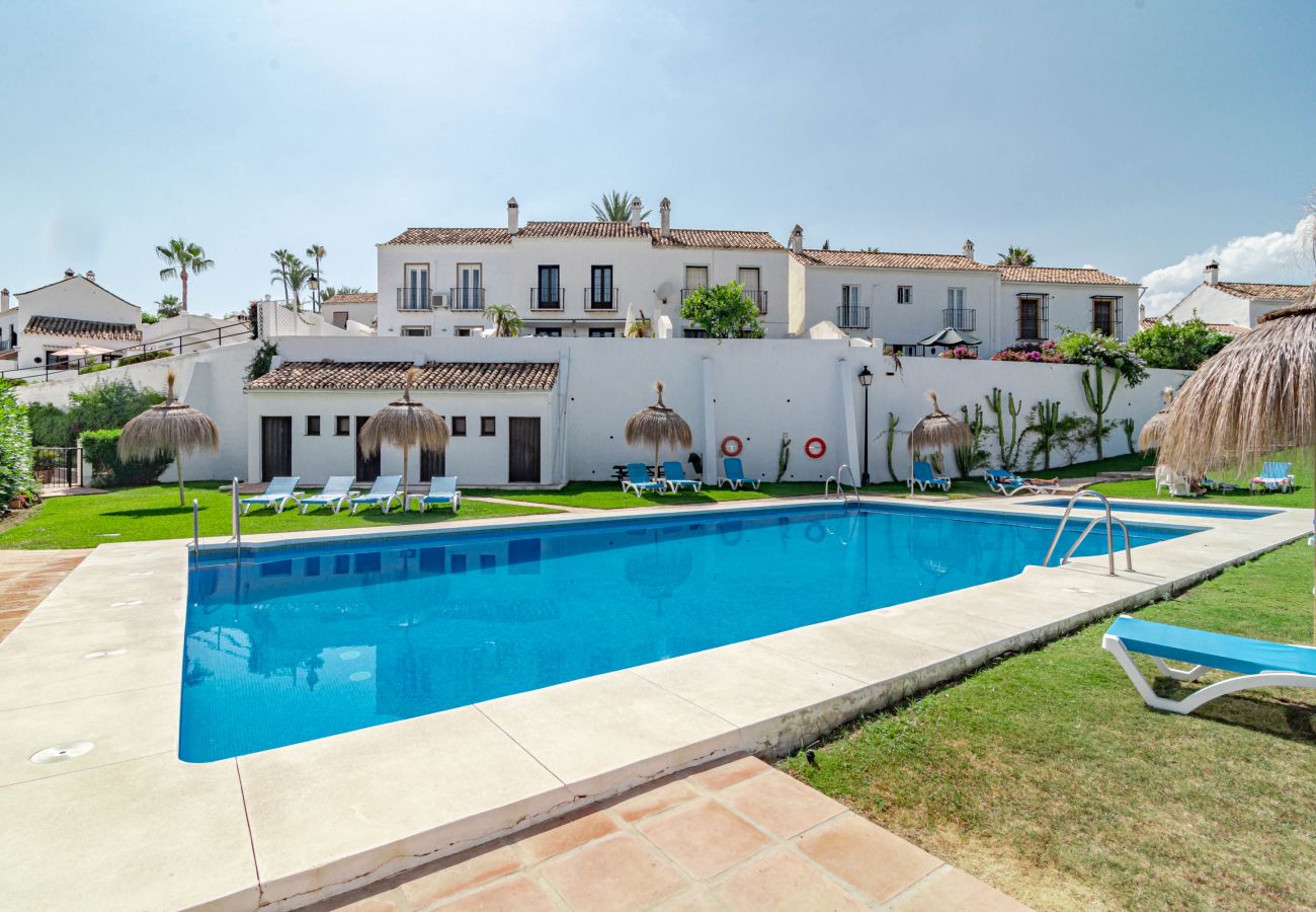 Townhouse in Nueva andalucia - EN37- Spacious, cozy townhouse, Marbella