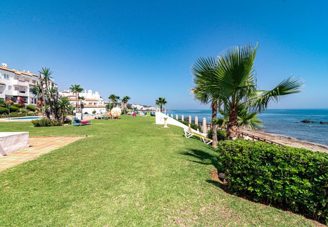 Apartment in Mijas Costa - PL- Beachfront seaview aptm – Playa de la Lucera