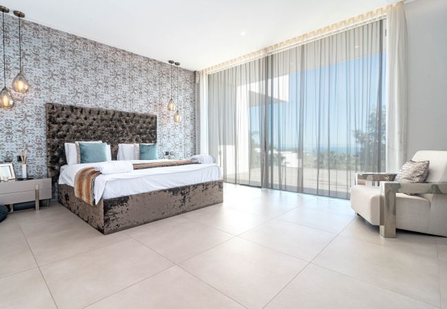 Villa in Benahavís - ELM2- Luxury, Modern Villa by Roomservices