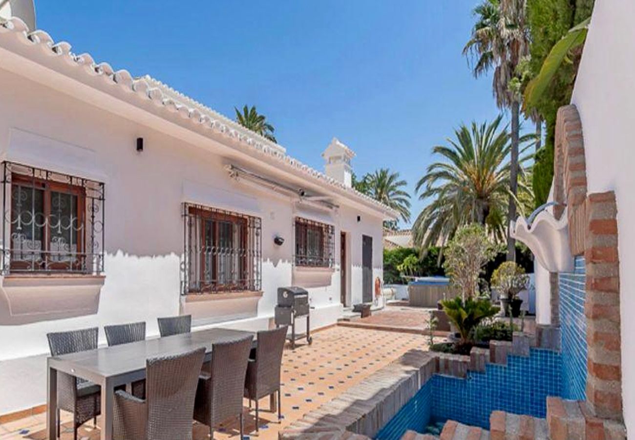 Villa in Marbella - GRR - Elegant Villa with Exclusive Private Pool