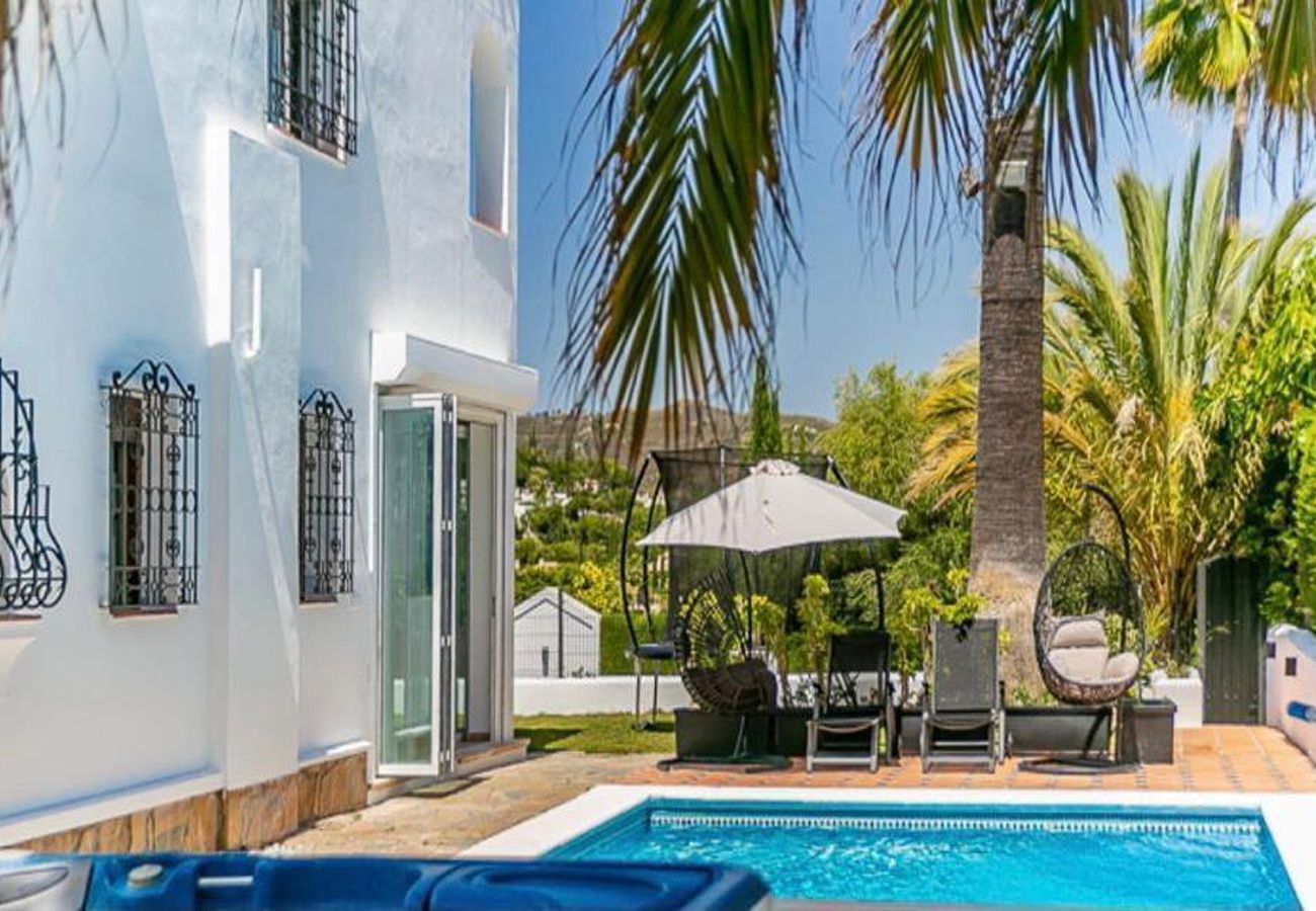 Villa in Marbella - GRR - Elegant Villa with Exclusive Private Pool