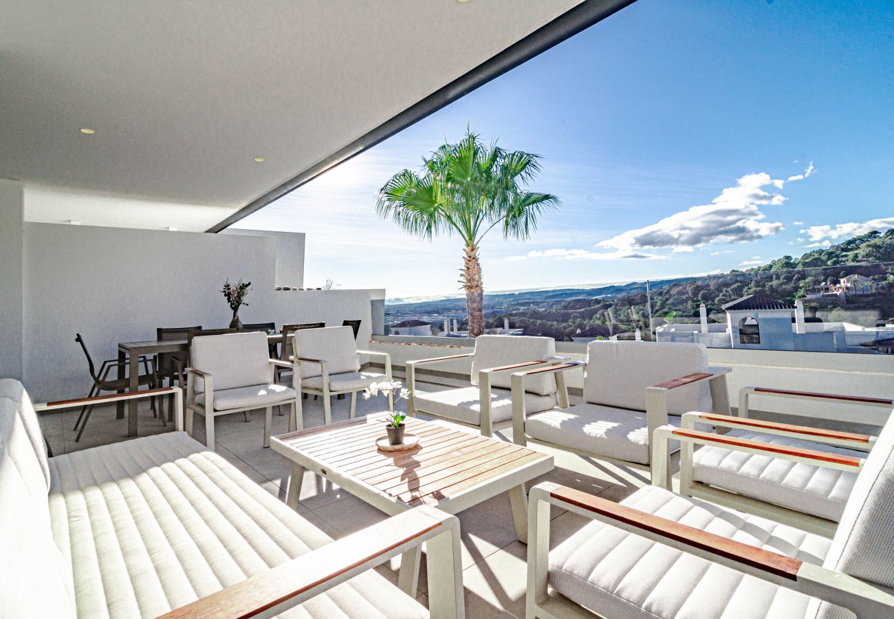 Apartment in Estepona - LAE11.2D - Large terrace with stunning views