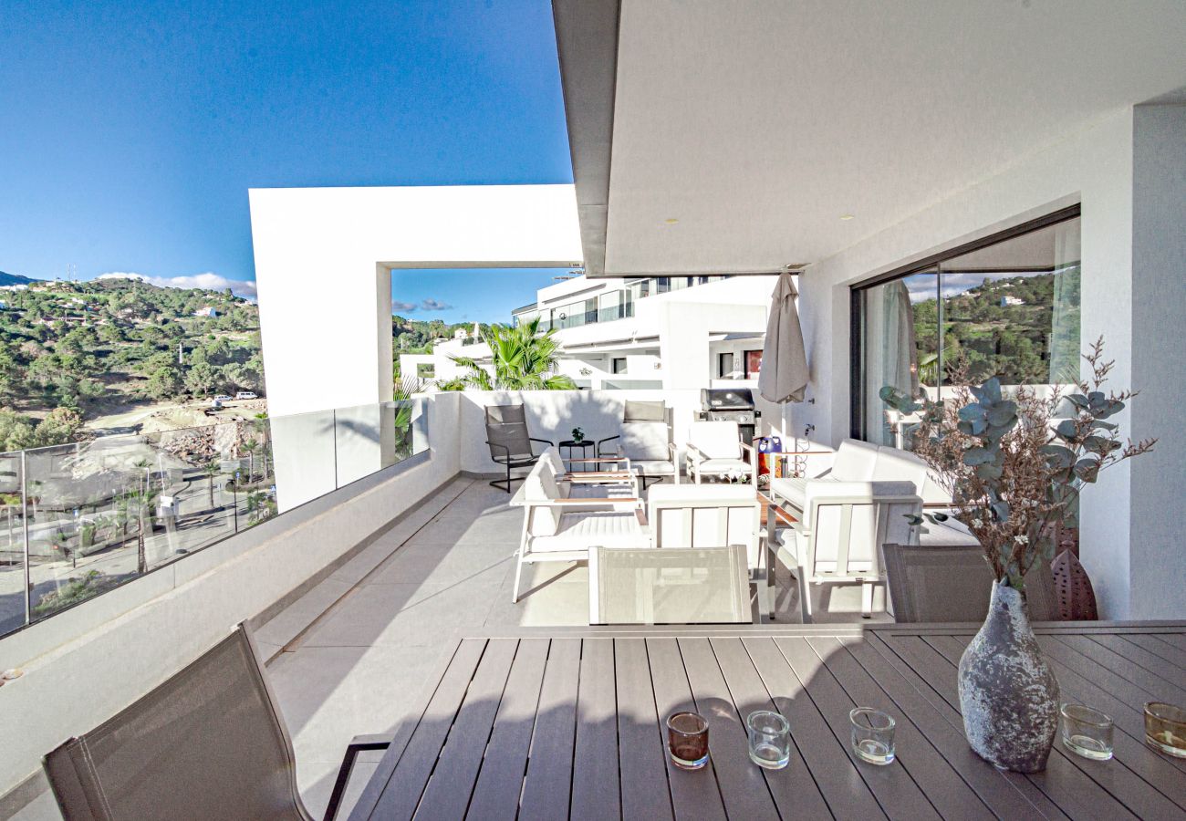 Apartment in Estepona - LAE11.2D - Large terrace with stunning views