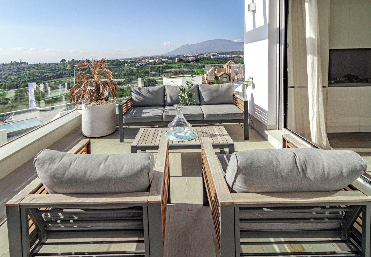 Apartment in Estepona - LM3.6.2B - 2 BR penthouse with large sundeck