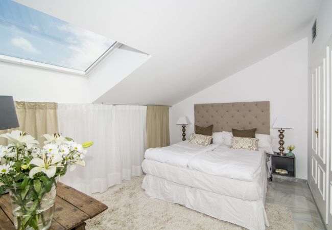 Lägenhet i Nueva andalucia - ELD1-Stunning 2 Bedroom Penthouse in Puerto Banus