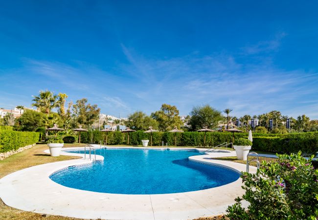 Pool för 2 sovrum Semesterlägenhet med pool och terrass i Estepona
