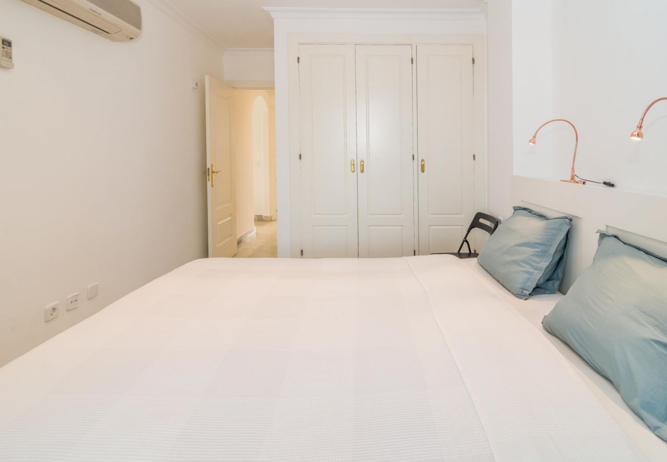 Lägenhet i Nueva andalucia - SAG - Elegant 2 Bedroom Apartment with Terrace