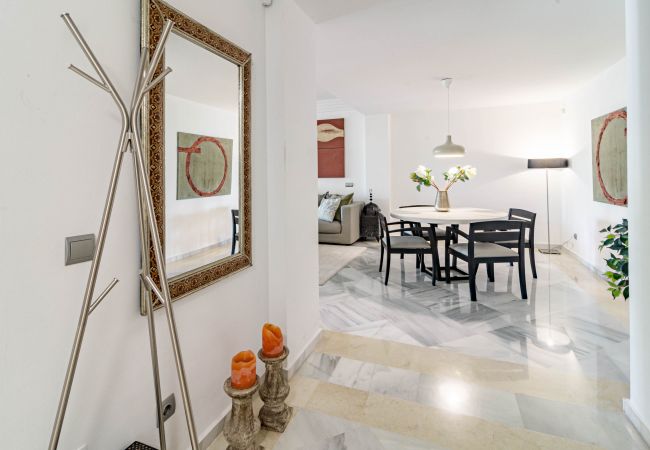 Lägenhet i Nueva andalucia - FA - Fabulous Apartment with in and outdoor Pool