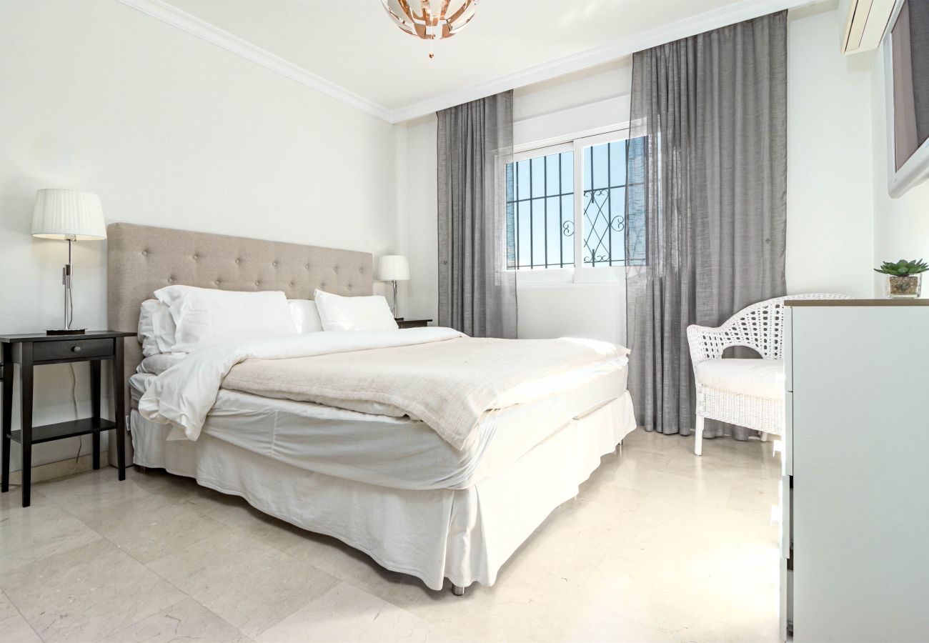 Lägenhet i Nueva andalucia - AGC28 - Casa Garden Club by Roomservices