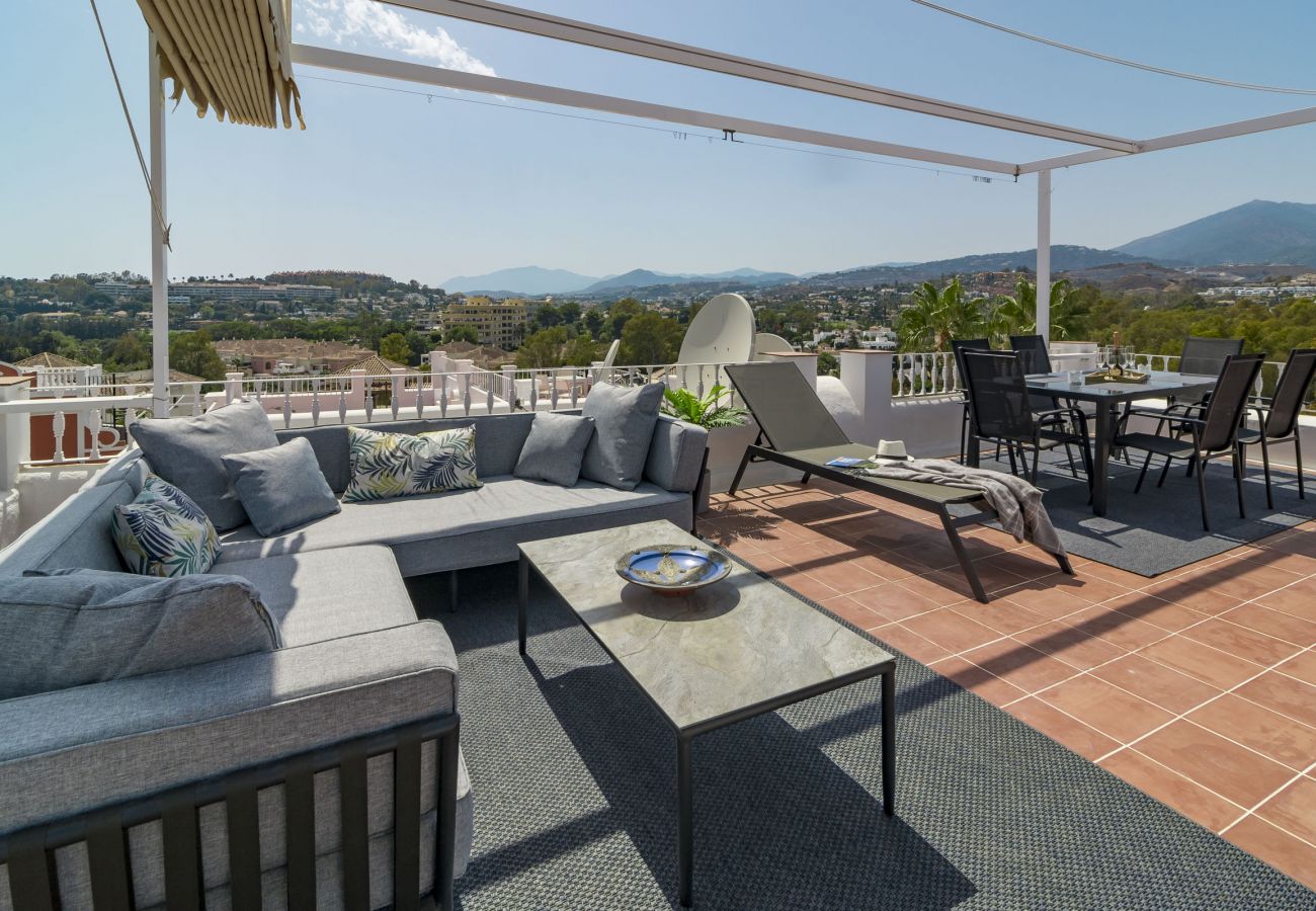 Lägenhet i Nueva andalucia - AP169- Comfortable 2 bed apartment in Aloha Pueblo