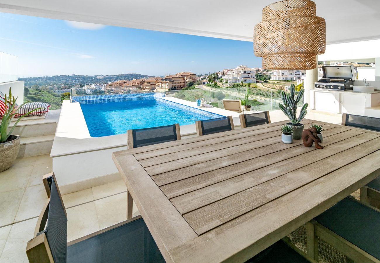 Lägenhet i Nueva andalucia - LMR- Luxury apartment, private pool. Families only