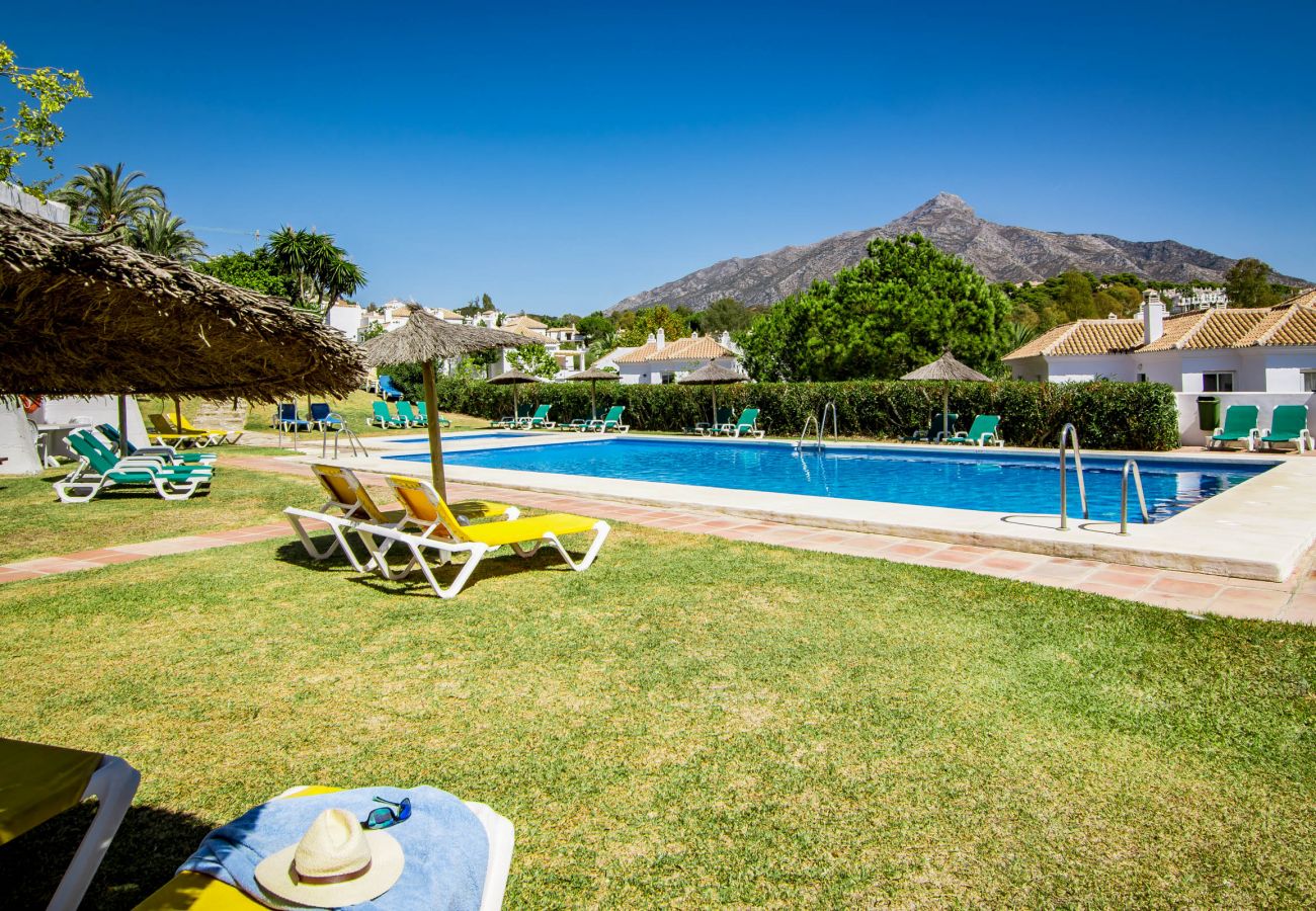 Radhus i Marbella - EN- Cozy Andalusian style townhouse  in Marbella