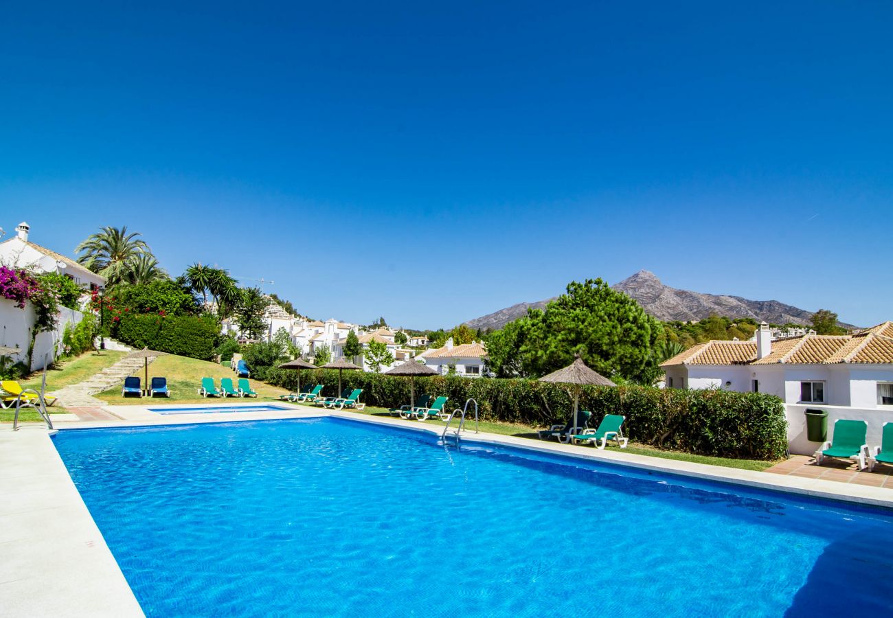 Radhus i Marbella - EN- Cozy Andalusian style townhouse  in Marbella