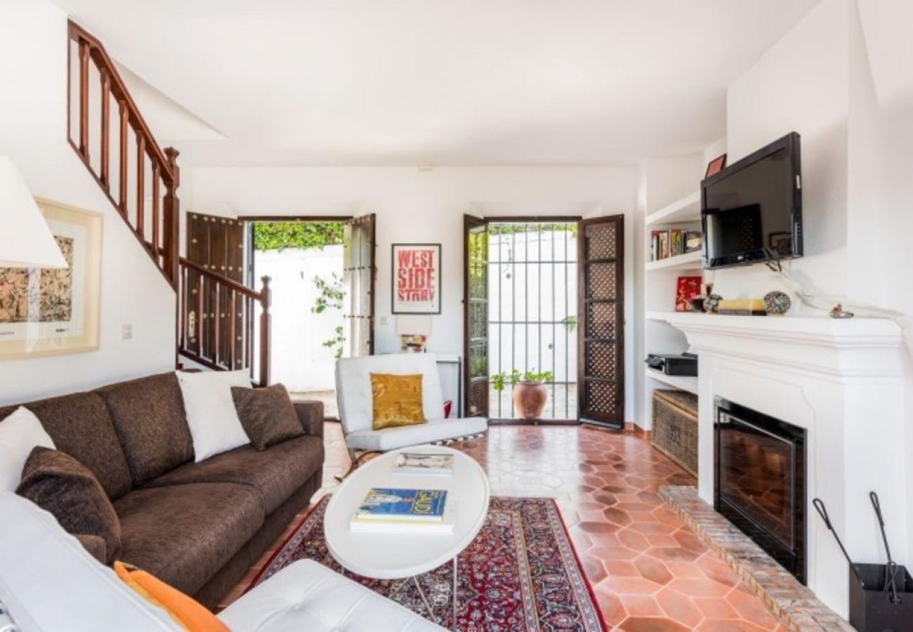 Radhus i Marbella - EN- Cozy Andalusian style townhouse  in Marbella