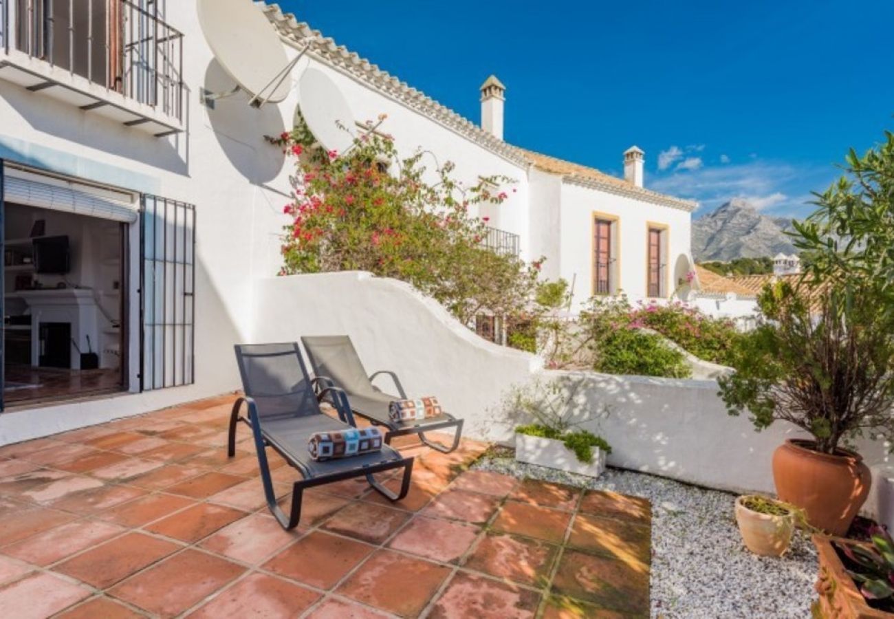 Radhus i Marbella - EN- Cozy Andalusian style townhouse  in Marbella