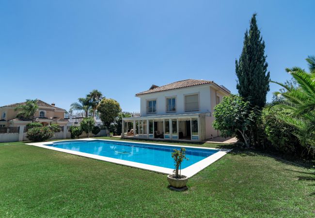 Villa i San Pedro de Alcántara - CLN- Spacious 6 bedroom villa 100 m to beach