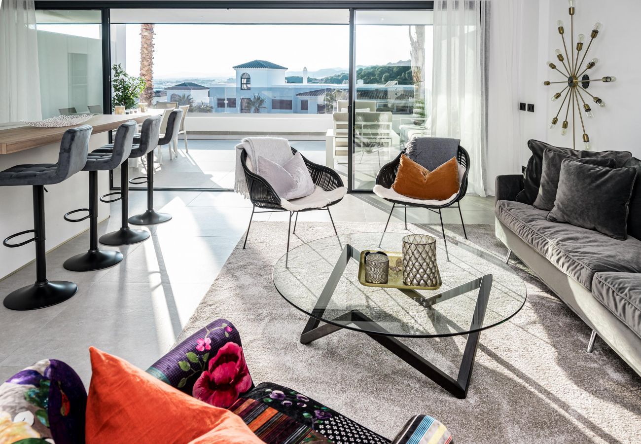 Lägenhet i Estepona - LAE13.1D- Modern flat in Luxury resort, Sea views