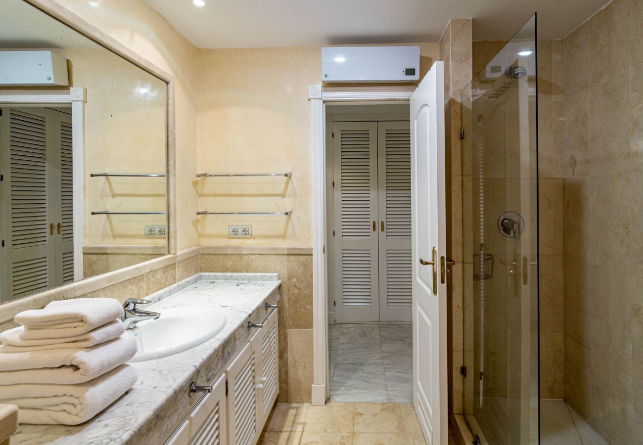 Lägenhet i San Pedro de Alcántara - ADE10 - Casa Adelfas II by Roomservices