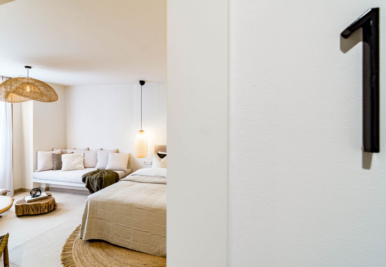 Lägenhet i Estepona - A1- Seaclub suites by Roomservices