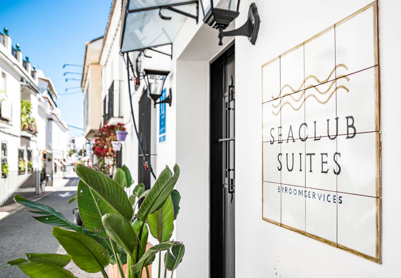 Lägenhet i Estepona - A1- Seaclub suites by Roomservices