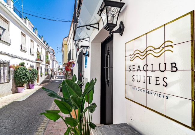 Lägenhet i Estepona - A2- Seaclub Suites by roomservices