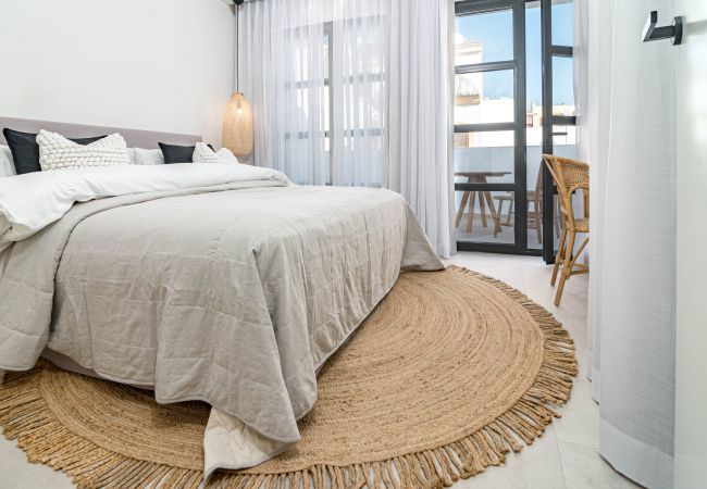 Lägenhet i Estepona - A8- Seaclub suites by Roomservices
