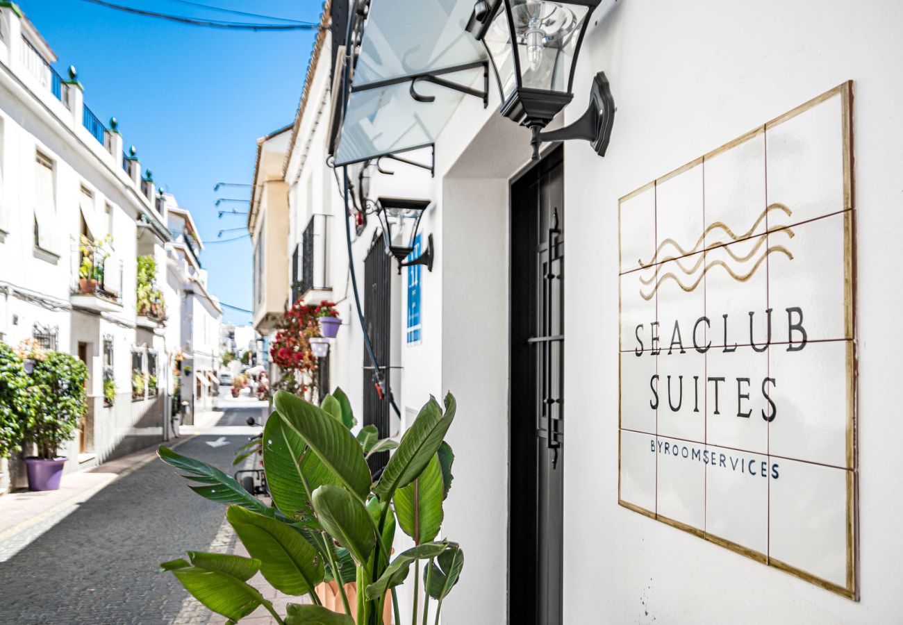 Lägenhet i Estepona - A8- Seaclub suites by Roomservices