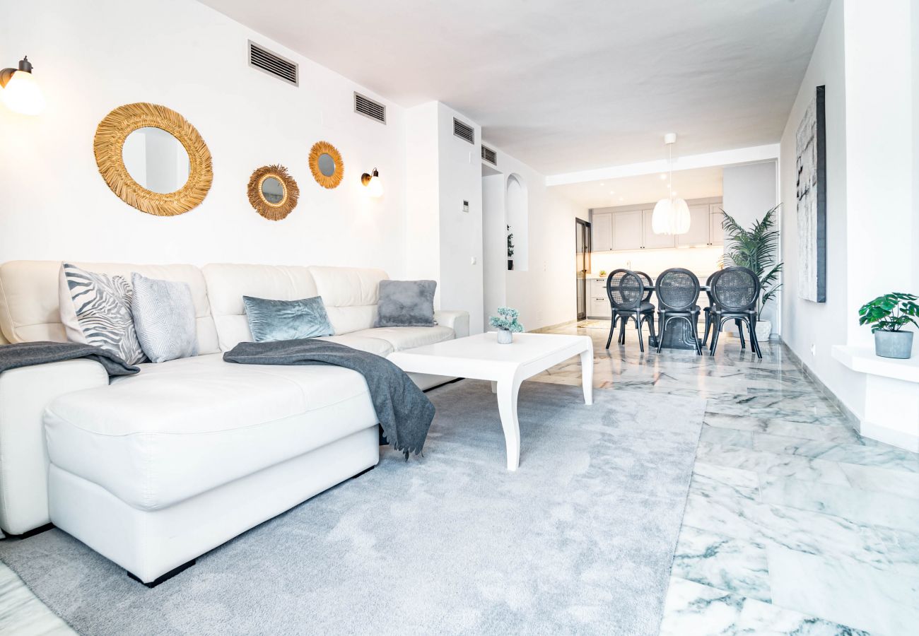 Lägenhet i Marbella - GBH - Casa Golden beach by Roomservices