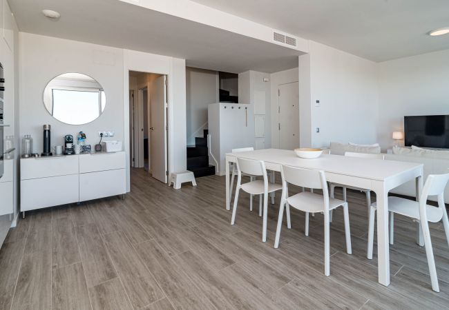 Lägenhet i Estepona - LM322B- Newly built apartment with sea views