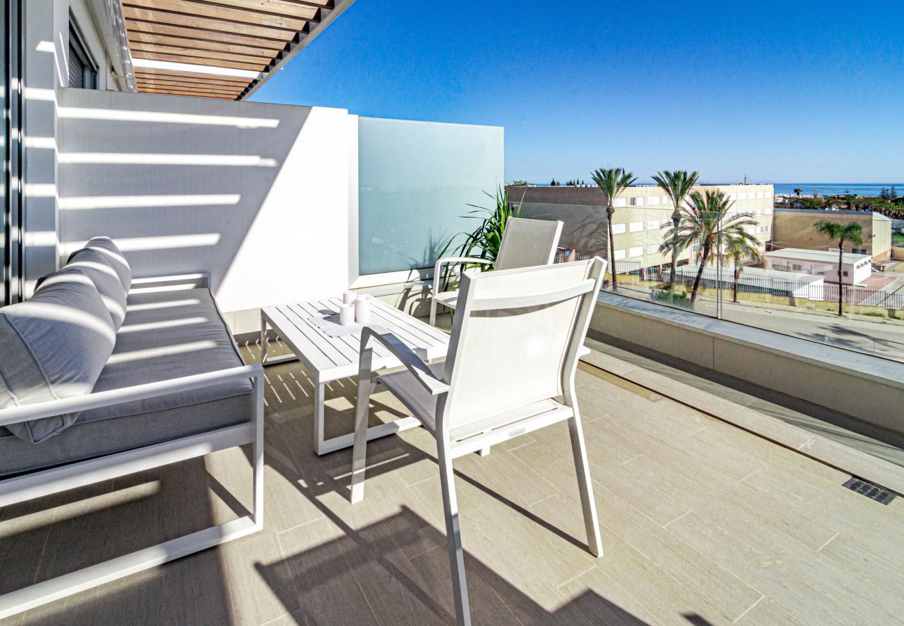 Lägenhet i Estepona - LM322B- Newly built apartment with sea views