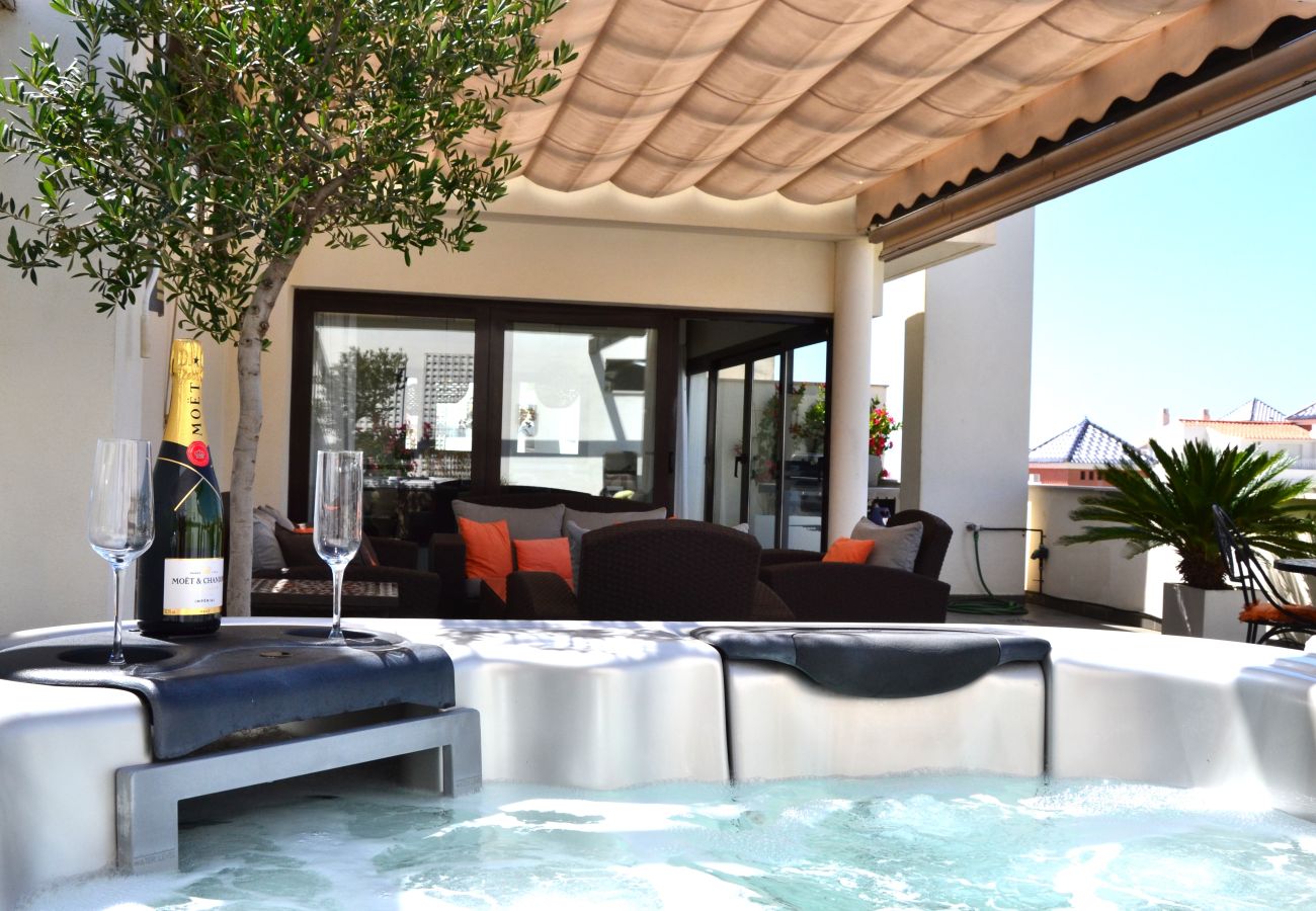 Lägenhet i Estepona - RSH14A - Terrace with hot tub and fantastic views