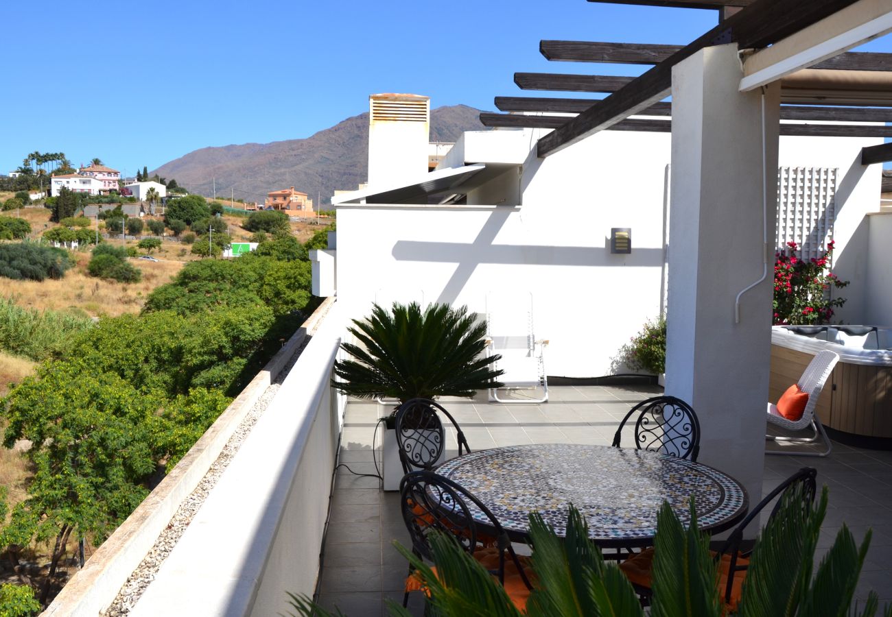 Lägenhet i Estepona - RSH14A - Terrace with hot tub and fantastic views