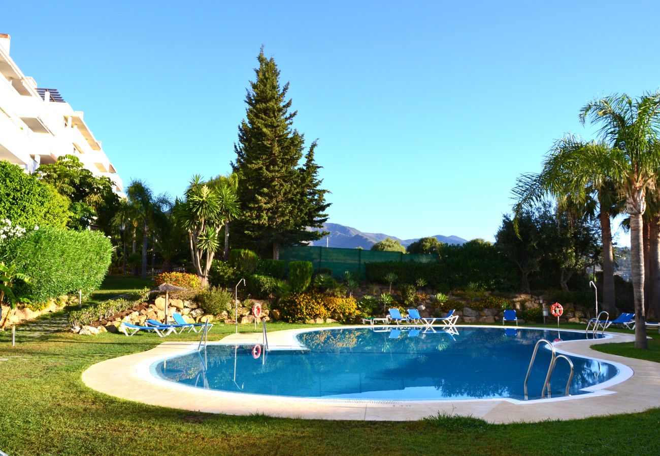 Lägenhet i Estepona - RSH14A - Terrace with hot tub and fantastic views